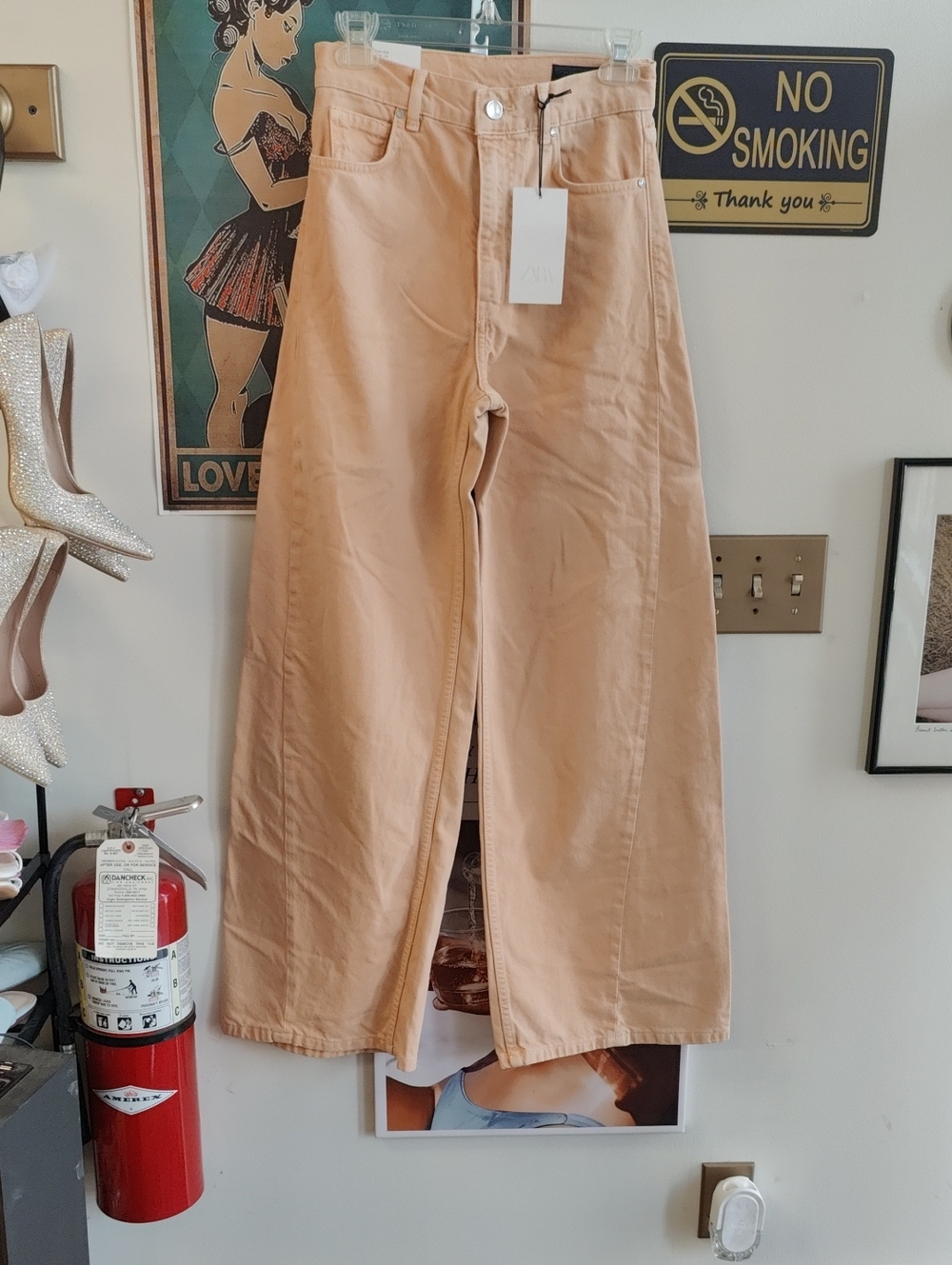 Wide-Leg High-Rise Jeans in Light Peach